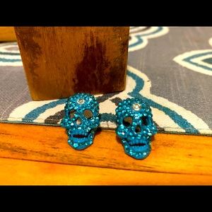 Beautiful turquoise skull earrings